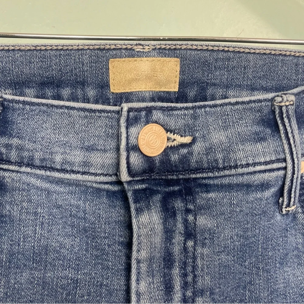 Mother The Weekender Fray Wash I Wet My Plants Blue Size 33 Distressed‎ Hem